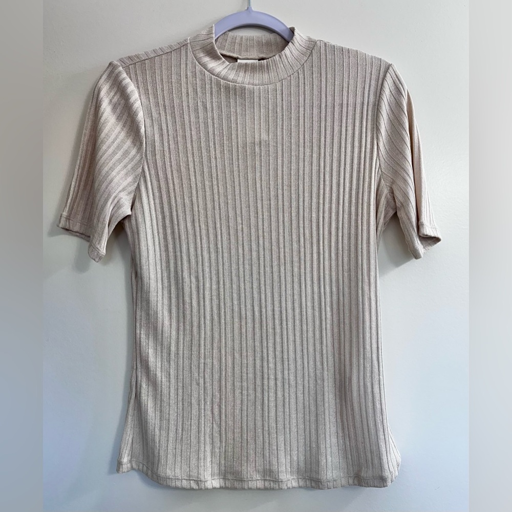 H&M Beige Mock Neck Short Sleeve Top NWT Cream Workwear Blouse Size S